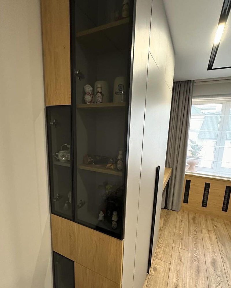 Распашной шкаф серый фото