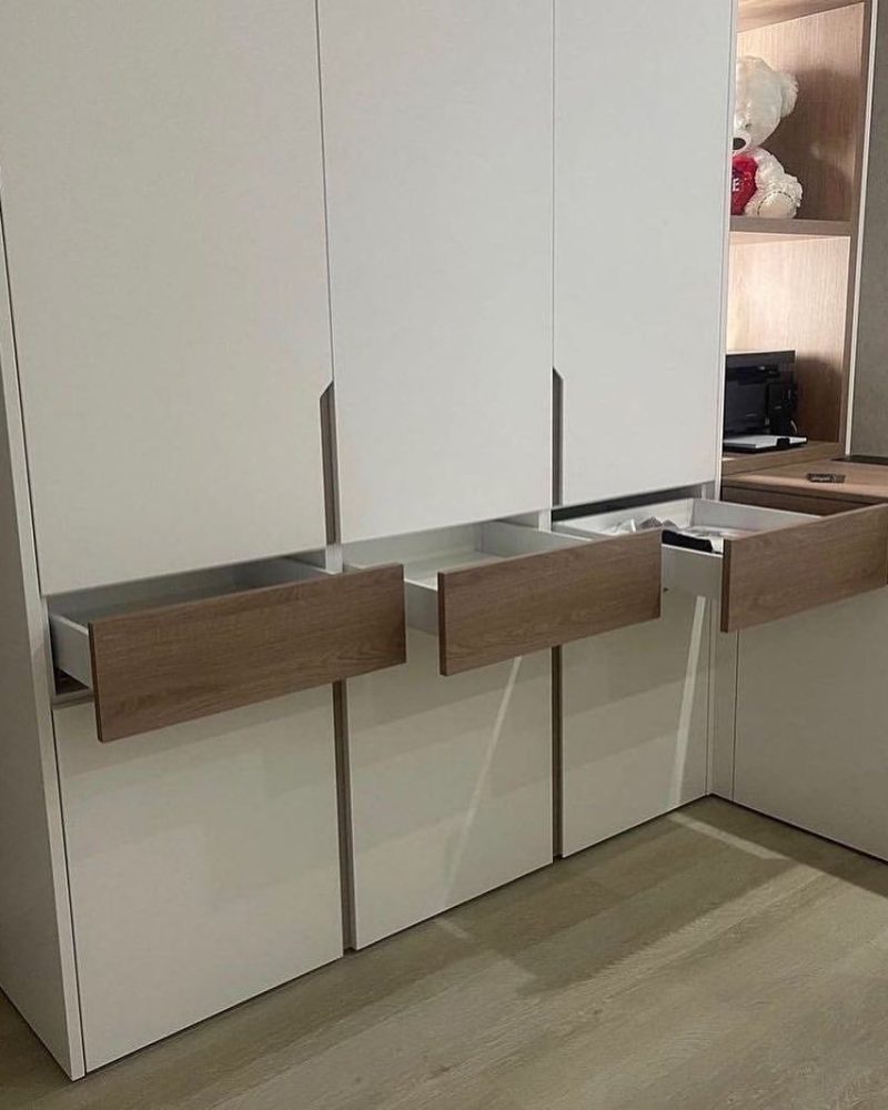 Распашной шкаф серый фото